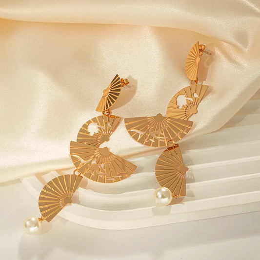 1 Pair Artistic Fan Solid Color Hollow Out 304 Stainless Steel Shell Pearls 18K Gold Plated Drop Earrings