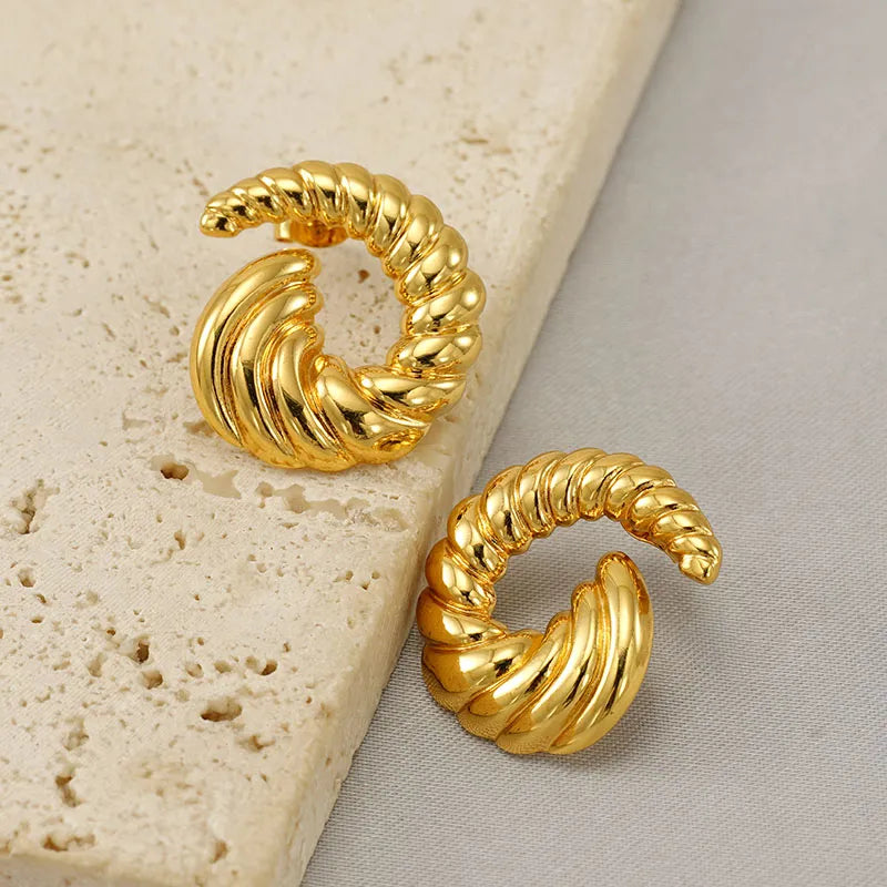 1 Pair Basic Lady Classic Style Croissant Polishing 304 Stainless Steel 18K Gold Plated Ear Studs