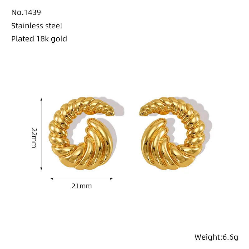 1 Pair Basic Lady Classic Style Croissant Polishing 304 Stainless Steel 18K Gold Plated Ear Studs