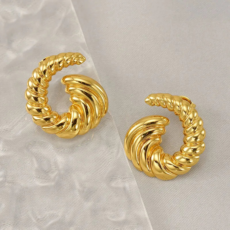 1 Pair Basic Lady Classic Style Croissant Polishing 304 Stainless Steel 18K Gold Plated Ear Studs