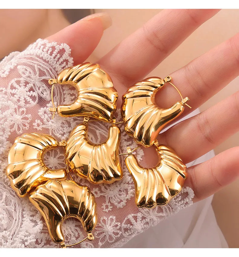 1 Pair Basic Simple Style Classic Style Solid Color Wings Plating 304 Stainless Steel 18K Gold Plated Earrings