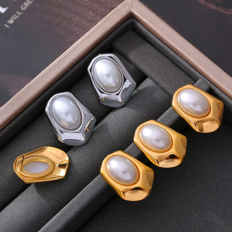 1 Pair Casual Elegant Modern Style Asymmetrical Oval Inlay Titanium Steel Imitation Pearl 18K Gold Plated Ear Studs