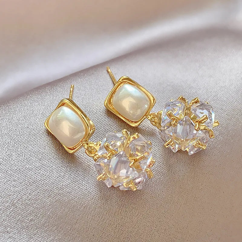 1 Pair Elegant Glam Luxurious Geometric Inlay Copper Pearl Zircon Drop Earrings