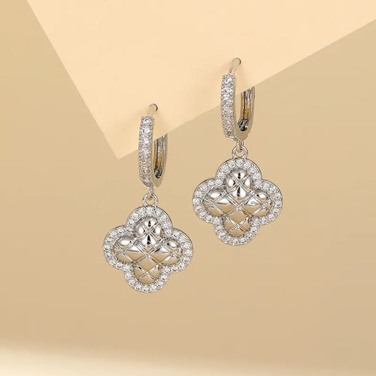 1 Pair Elegant Simple Style Shiny Four Leaf Clover Hollow Out Inlay Copper Zircon KC Gold White Drop Earrings