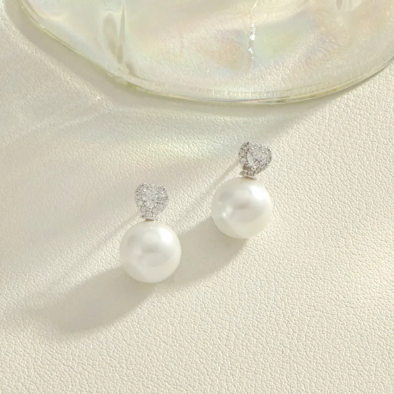 1 Pair Elegant Sweet Shiny Round Heart Shape Inlay Copper Pearl Zircon White Gold Plated Ear Studs