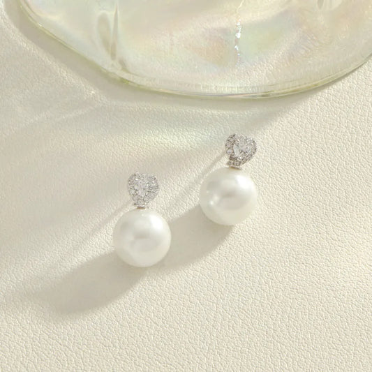 1 Pair Elegant Sweet Shiny Round Heart Shape Inlay Copper Pearl Zircon White Gold Plated Ear Studs