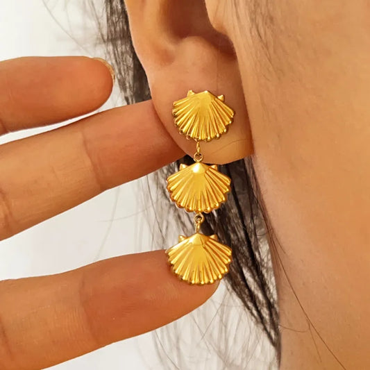 1 Pair Elegant Vacation Sector Shell Polishing 304 Stainless Steel 18K Gold Plated Drop Earrings