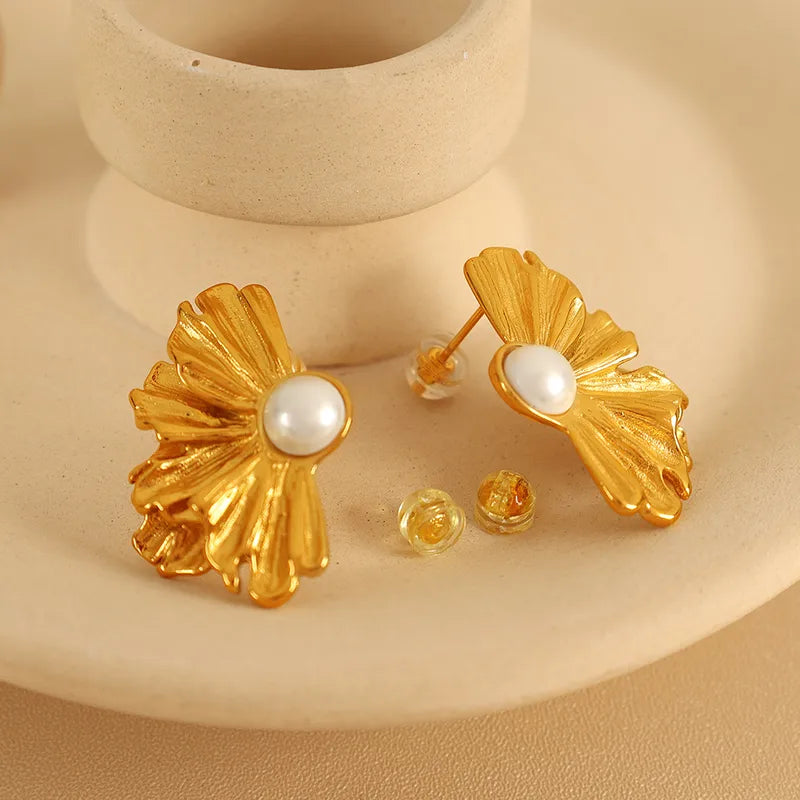 1 Pair Elegant Vintage Style IG Style Petal Polishing Inlay 304 Stainless Steel Artificial Pearls Opal 18K Gold Plated Ear Studs