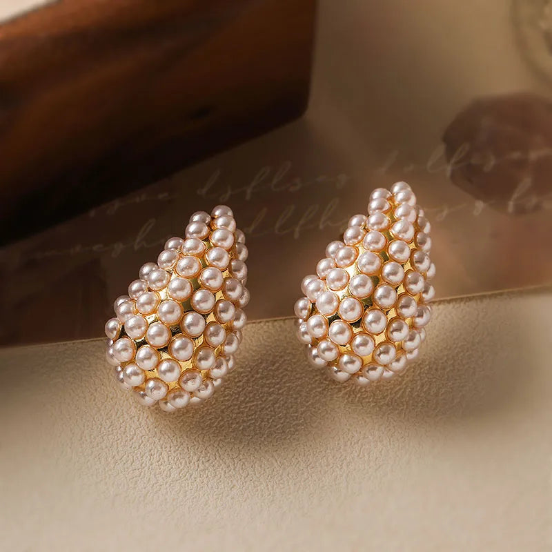 1 Pair Elegant Vintage Style Moon Heart Shape Shell Plating Inlay Copper Artificial Pearls Zircon 18K Gold Plated Ear Studs