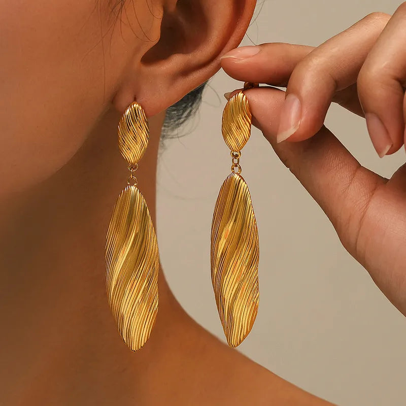 1 Pair Hawaiian Luxurious Queen Geometric 304 Stainless Steel 18K Gold Plated Drop Earrings