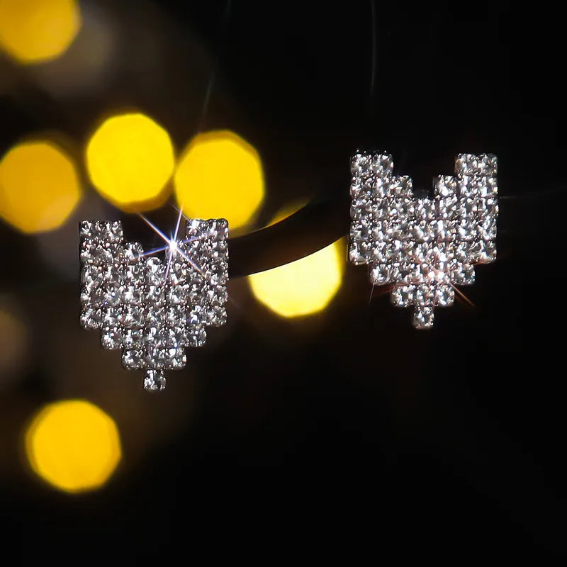 1 Pair Luxurious Shiny Heart Shape Rhinestone Copper Ear Studs