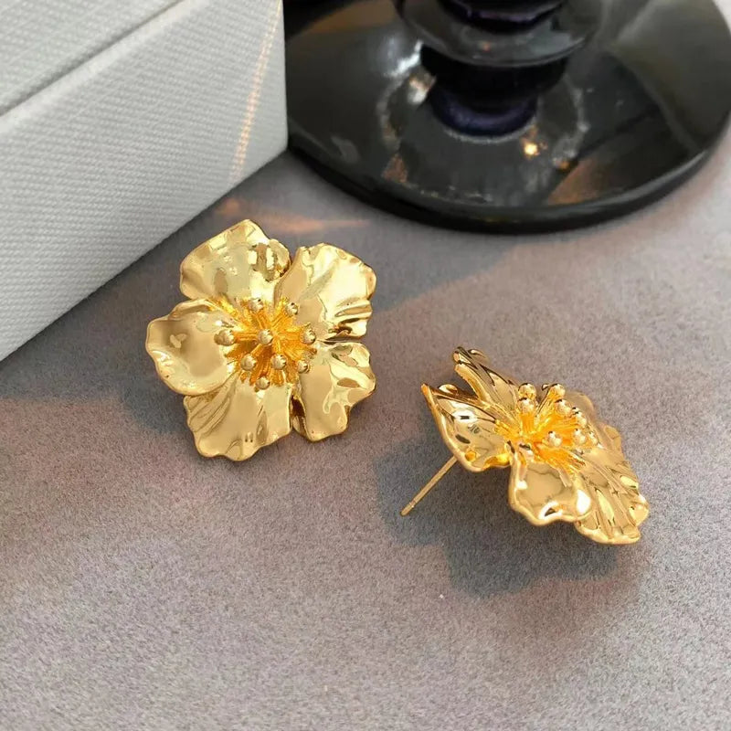 1 Pair Luxurious Simple Style Flower Copper Ear Studs