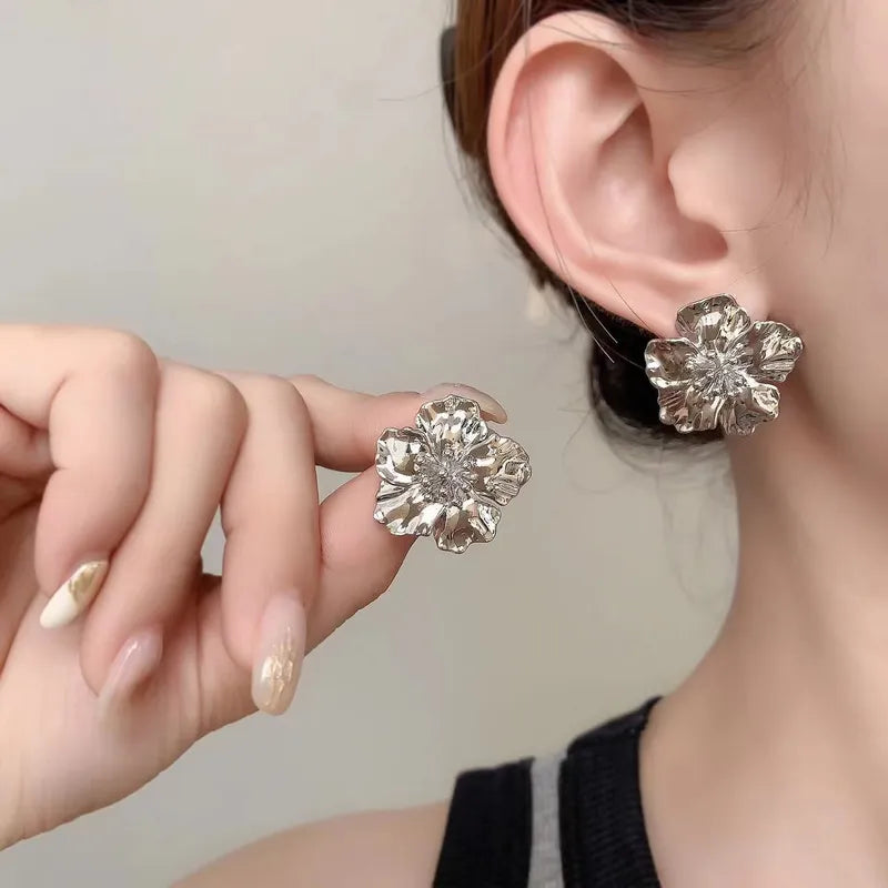 1 Pair Luxurious Simple Style Flower Copper Ear Studs