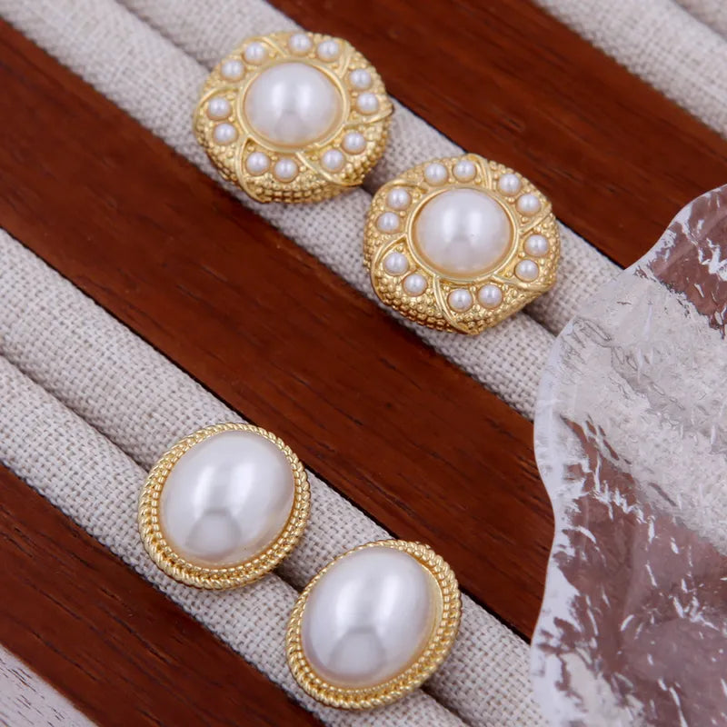 1 Pair Modern Style Classic Style Geometric Round Plating Inlay Copper Artificial Pearls 18K Gold Plated Ear Studs