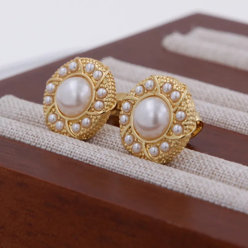 1 Pair Modern Style Classic Style Geometric Round Plating Inlay Copper Artificial Pearls 18K Gold Plated Ear Studs