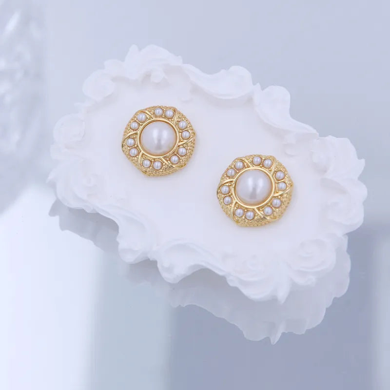 1 Pair Modern Style Classic Style Geometric Round Plating Inlay Copper Artificial Pearls 18K Gold Plated Ear Studs