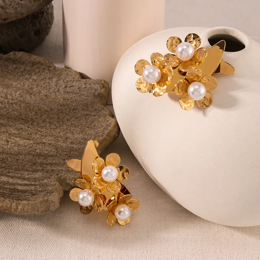 1 Pair Retro Classic Style Flower Inlay 304 Stainless Steel Artificial Pearls 18K Gold Plated Drop Earrings