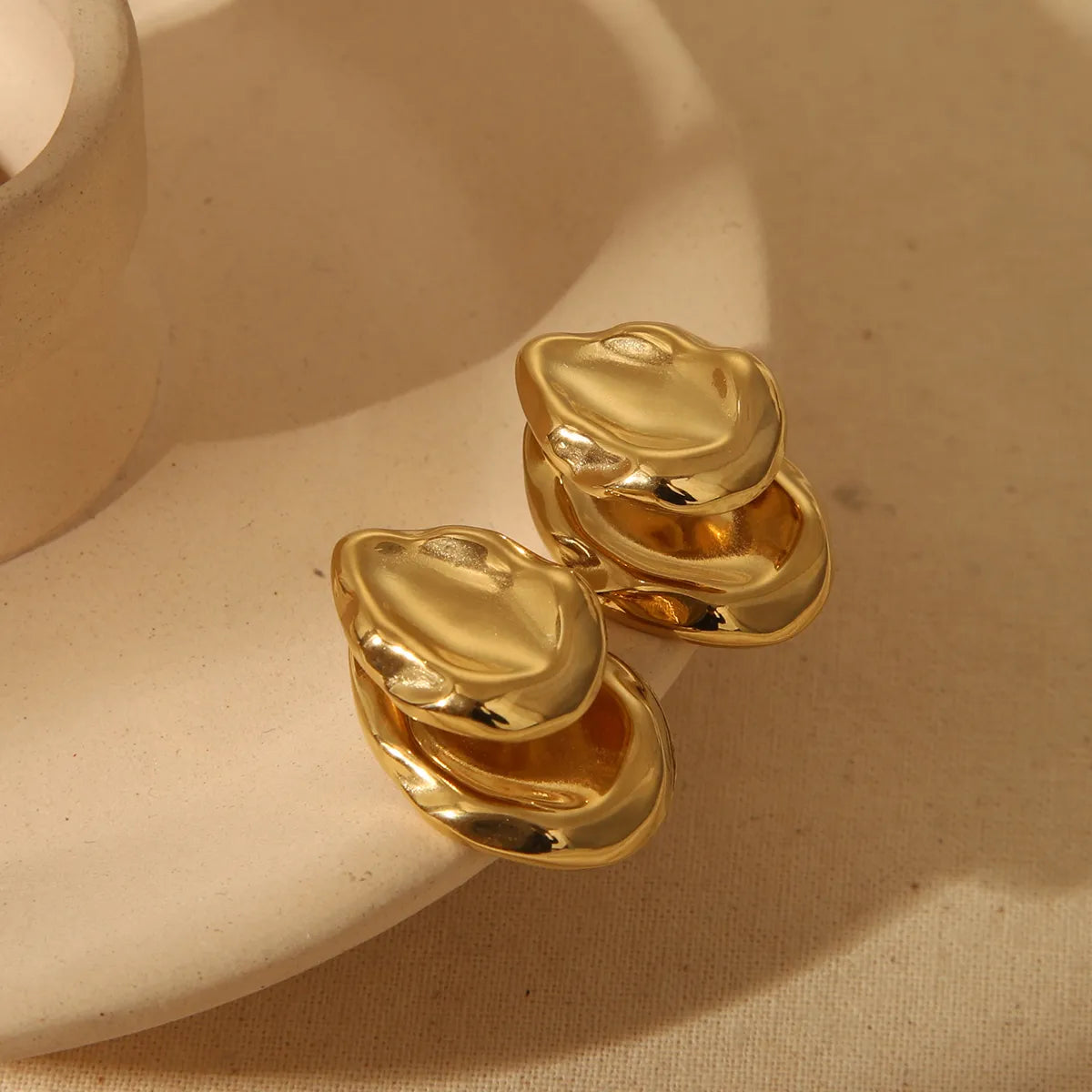 1 Pair Retro Luxurious Concave And Convex Solid Color 304 Stainless Steel 18K Gold Plated Ear Studs