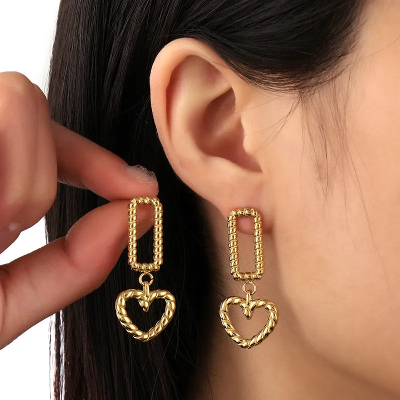 1 Pair Retro Streetwear Heart Shape Titanium Steel 18K Gold Plated Drop Earrings