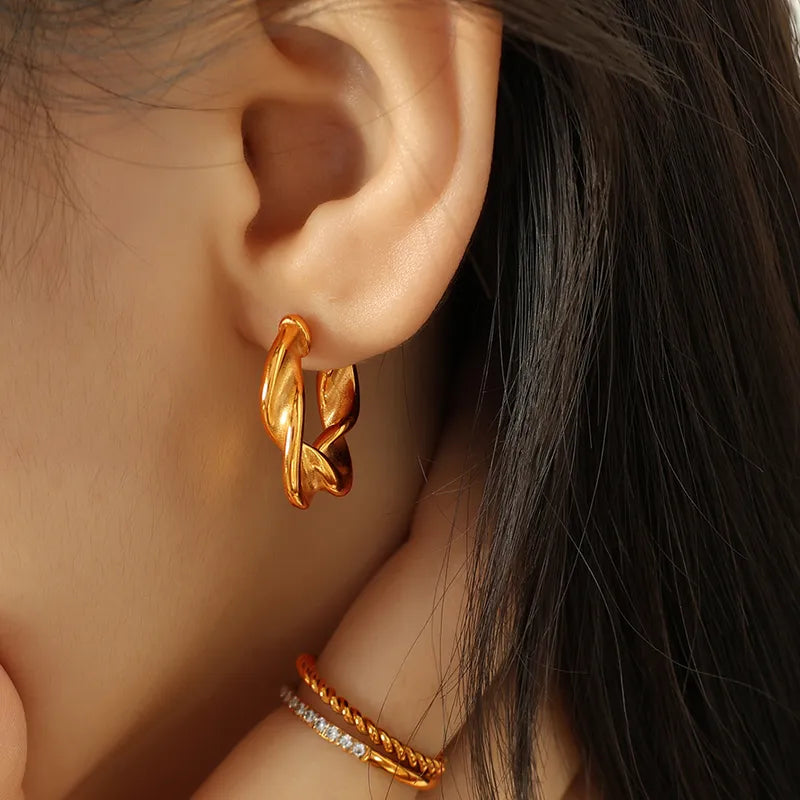 1 Pair Simple Style C Shape Twist Plating 304 Stainless Steel 18K Gold Plated Ear Studs