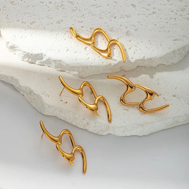 1 Pair Simple Style Classic Style S Shape Plating 304 Stainless Steel 14K Gold Plated Ear Studs