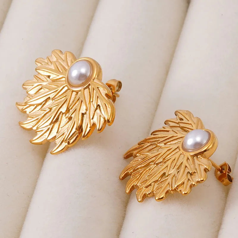 1 Pair Simple Style Classic Style Solid Color Plating Inlay 304 Stainless Steel Freshwater Pearl 18K Gold Plated Ear Studs