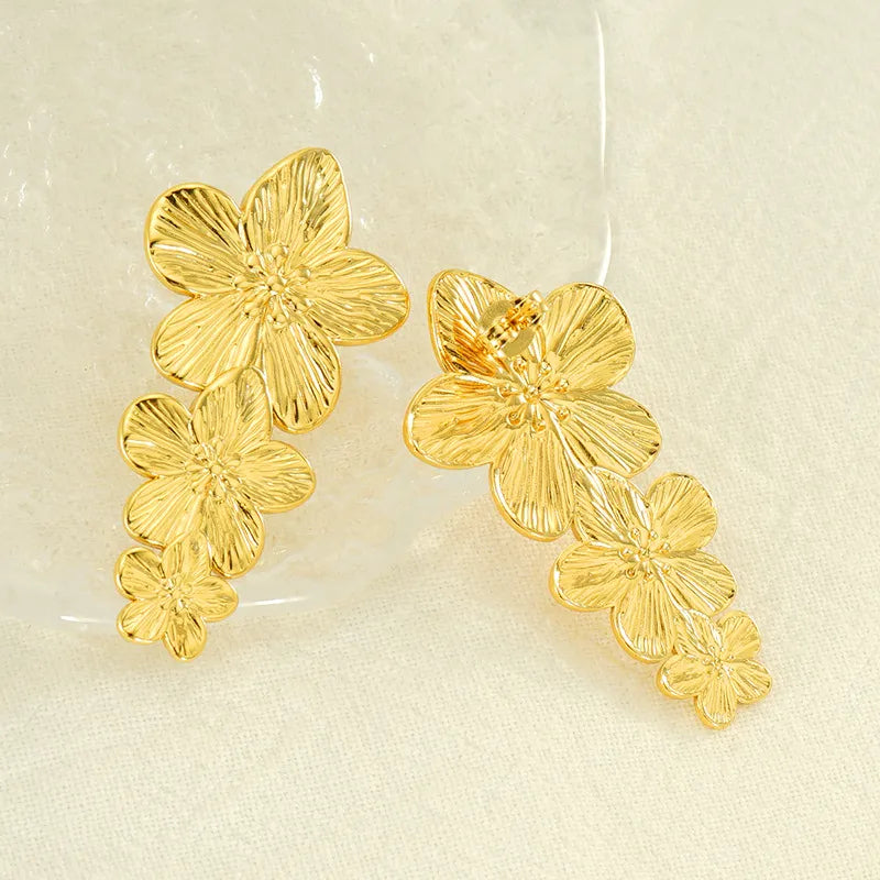 1 Pair Simple Style Classic Style Solid Color Plating Stainless Steel Gold Plated Ear Studs