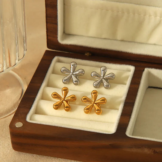 1 Pair Simple Style Flower Polishing Plating 304 Stainless Steel 18K Gold Plated Ear Studs