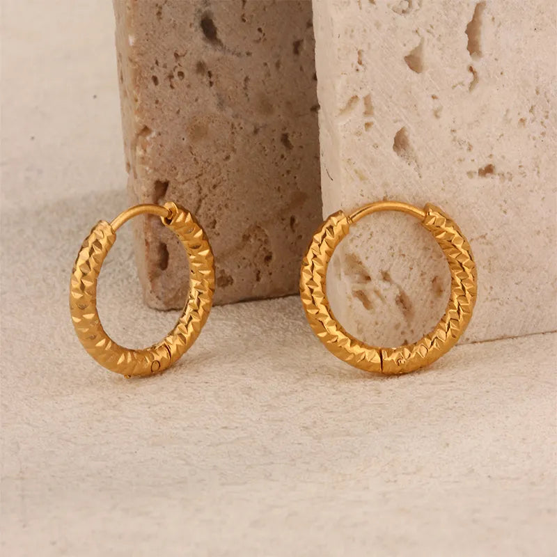 1 Pair Simple Style Streetwear Commute Geometric Circle Round Plating 304 Stainless Steel 18K Gold Plated Earrings