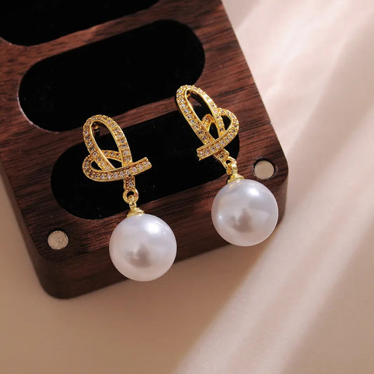 1 Pair Sweet Simple Style Round Heart Shape Inlay Copper Pearl Zircon 18K Gold Plated Drop Earrings