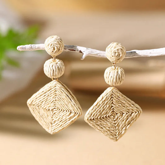 1 Pair Vacation Bohemian Rhombus Braid Alloy Straw Rattan Drop Earrings