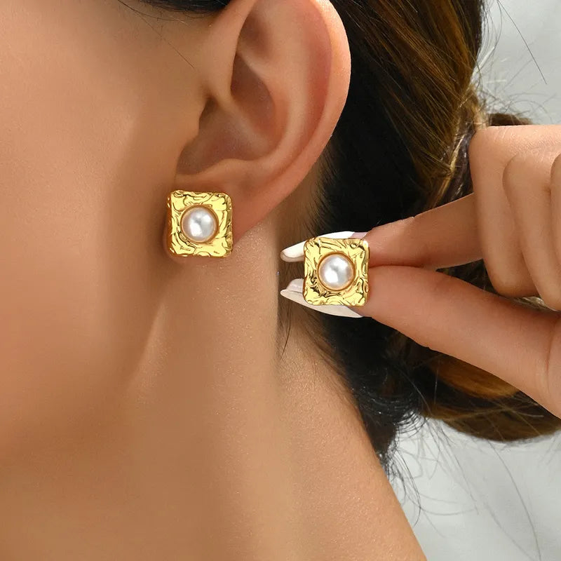 1 Pair Vintage Style Exaggerated Luxurious Square Pleated Inlay 201 Stainless Steel Plastic 18K Gold Plated Ear Studs