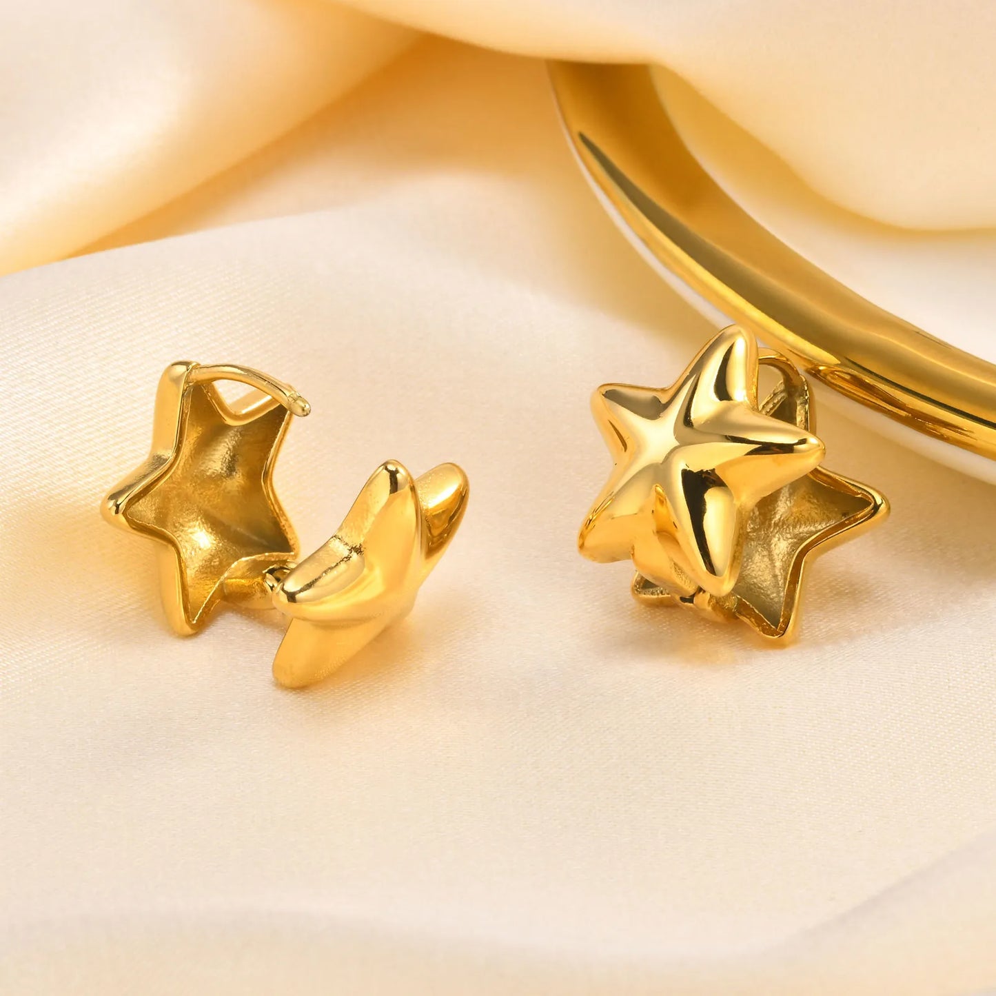 1 Piece Simple Style Classic Style Pentagram Star Heart Shape Plating 201 Stainless Steel 18K Gold Plated Ear Studs