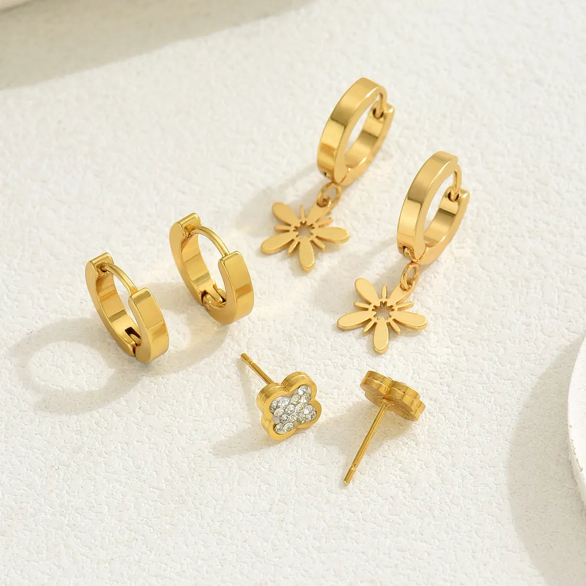 1 Set Cute Sweet Heart Shape Flower Snake Inlay 201 Stainless Steel Rhinestones 18K Gold Plated Drop Earrings