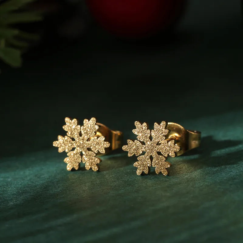 A Pair Of Christmas 18K Real Gold Stainless Steel Snowflake Ear Stud Suitable For Daily Holiday Wear