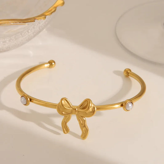 Basic Commute Flower Bow Knot 304 Stainless Steel 18K Gold Plated Artificial Pearls Bangle In Bulk