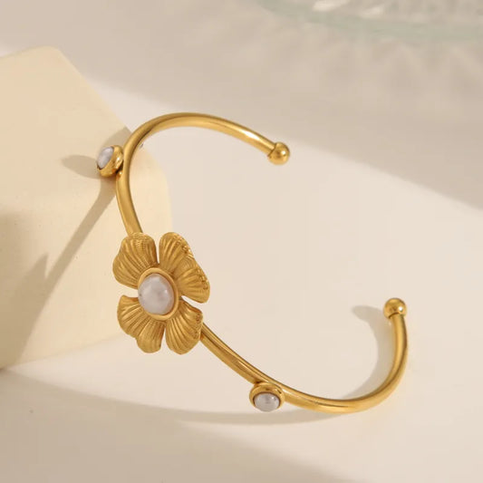 Basic Commute Flower Bow Knot 304 Stainless Steel 18K Gold Plated Artificial Pearls Bangle In Bulk