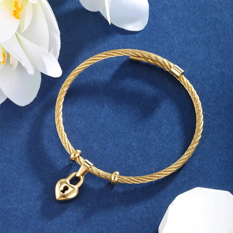 Basic Modern Style Classic Style Geometric Round Heart Shape 304 Stainless Steel 14K Gold Plated Bangle In Bulk