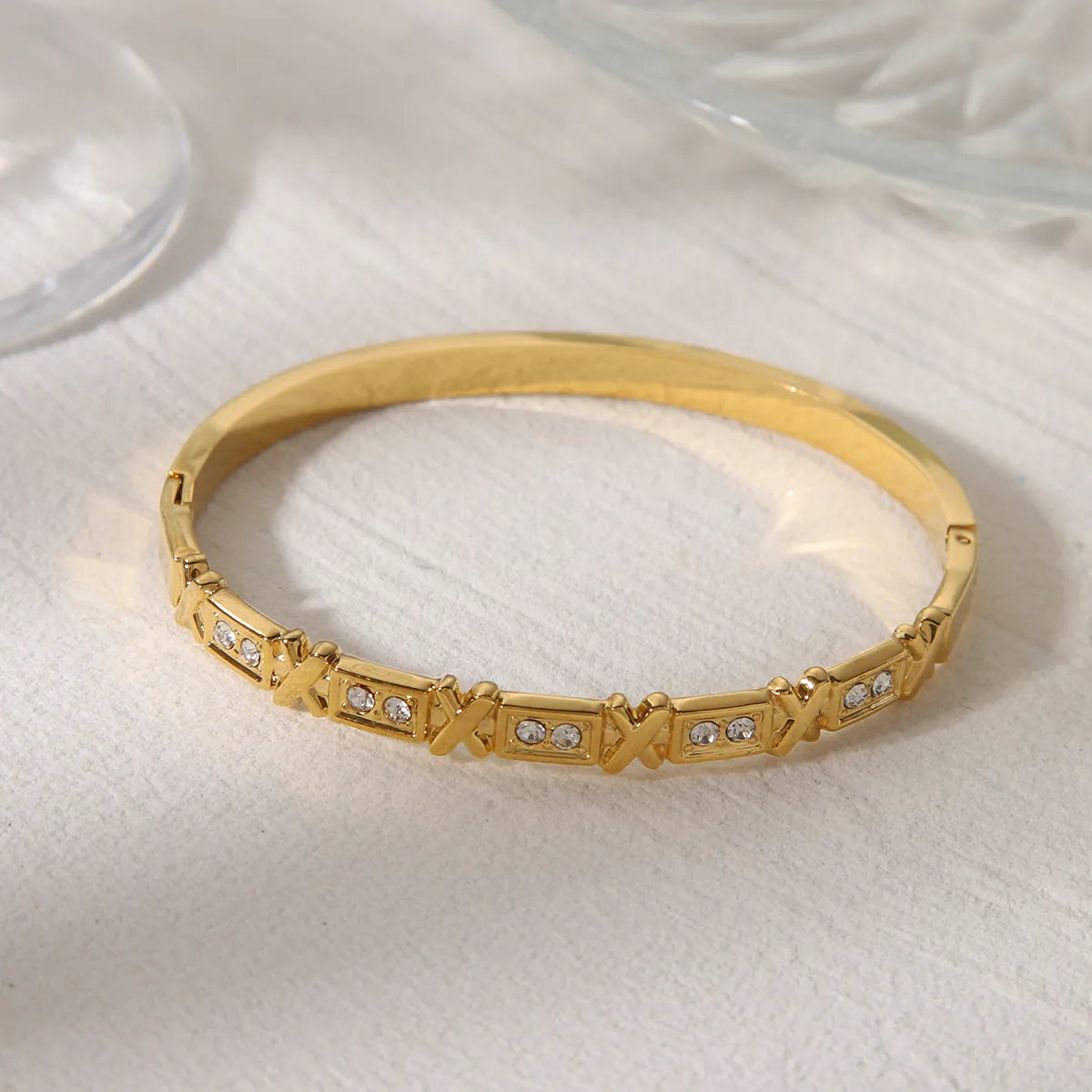 Casual Classic Style Commute Heart Shape Solid Color 304 Stainless Steel 18K Gold Plated Zircon Bangle In Bulk