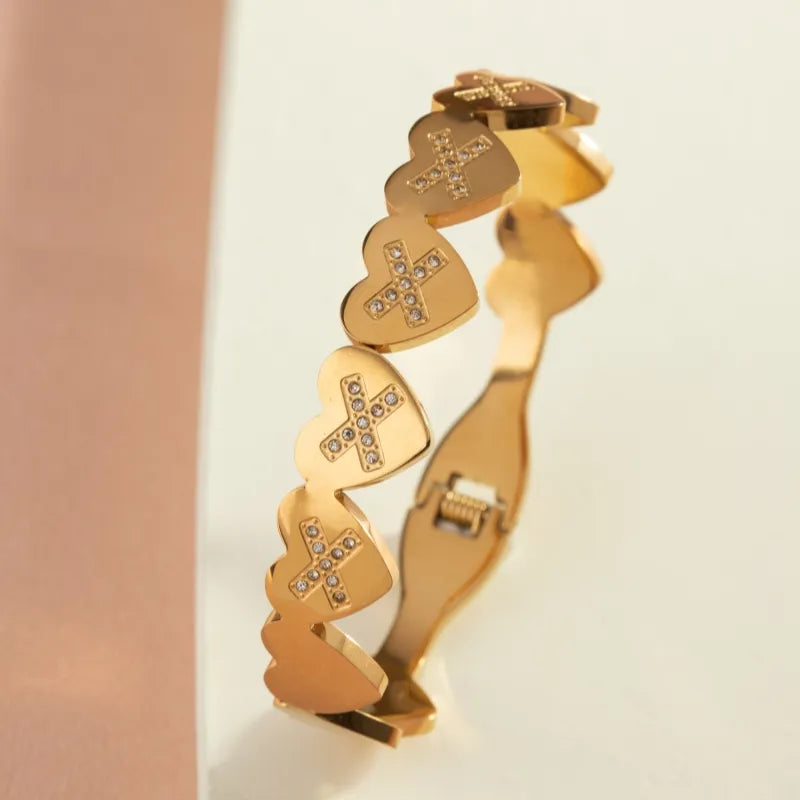 Casual Classic Style Geometric Letter Heart Shape 304 Stainless Steel 18K Gold Plated Rhinestones Bangle In Bulk