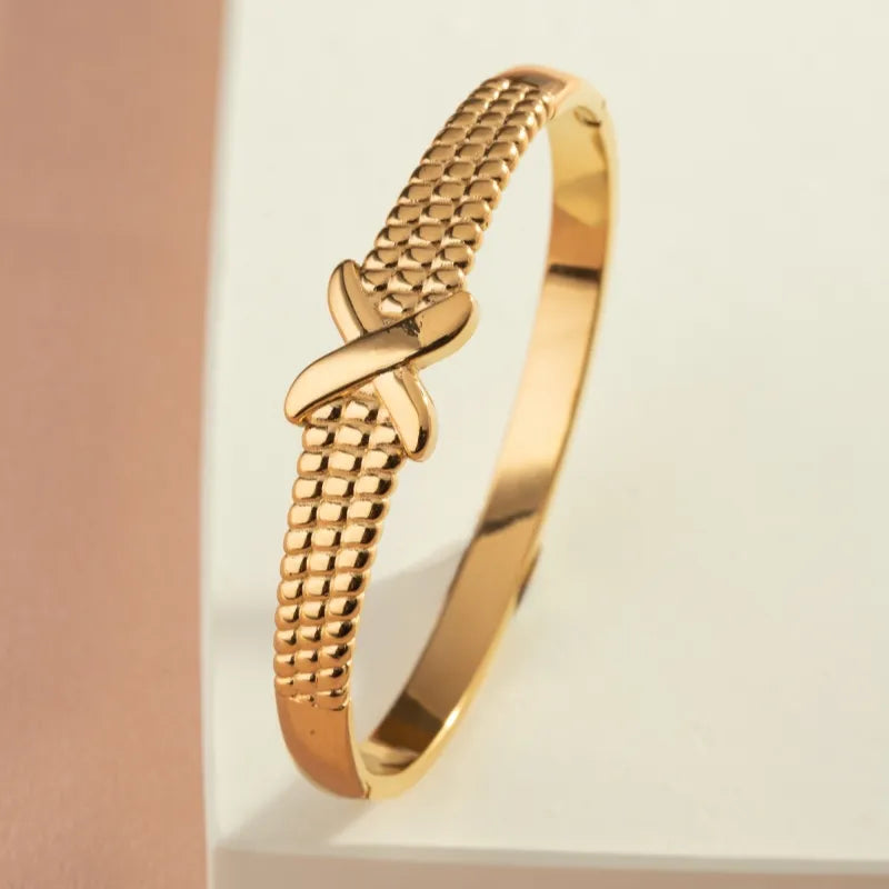 Casual Classic Style Geometric Letter Heart Shape 304 Stainless Steel 18K Gold Plated Rhinestones Bangle In Bulk