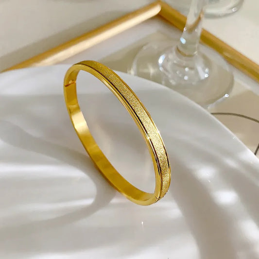 Style Commute Solid Color 304 Stainless Steel 18K Gold Plated Bangle In Bulk