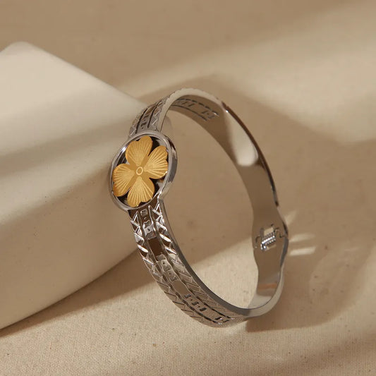 Formal Commute Wind Four Leaf Clover Round Flower 304 Stainless Steel 18K Gold Plated Bangle In Bulk