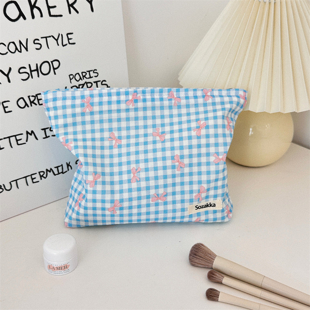 Streetwear Flower Polyester Square Makeup Bags & Storage