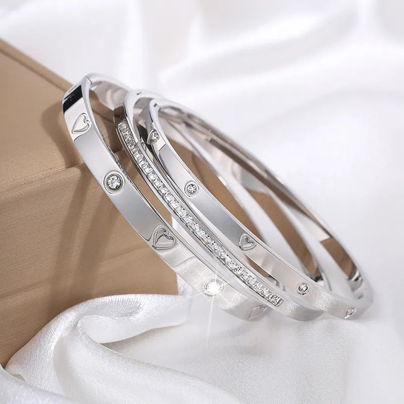 Retro Heart Shape Titanium Steel Bangle In Bulk