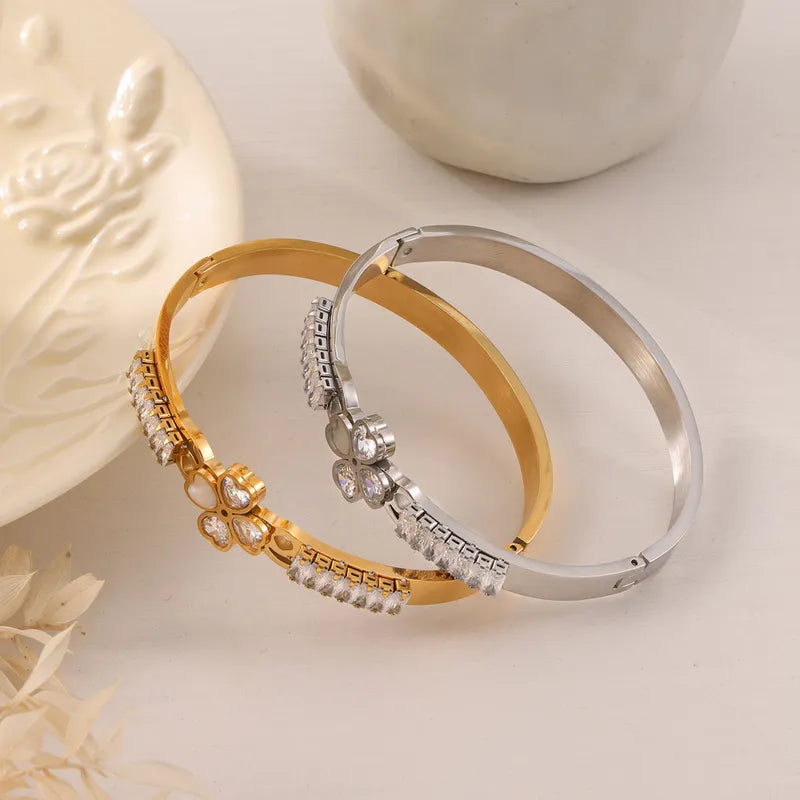 Shell Titanium Steel Elegant French Style Classic Style Plating Inlay Four Leaf Clover Heart Shape Shell Zircon Bangle