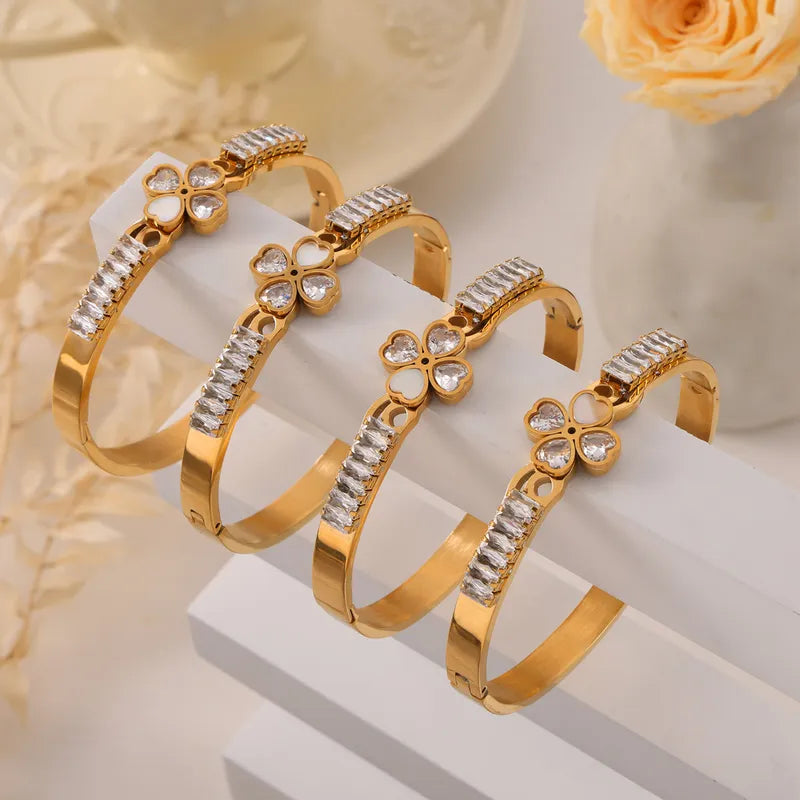 Shell Titanium Steel Elegant French Style Classic Style Plating Inlay Four Leaf Clover Heart Shape Shell Zircon Bangle