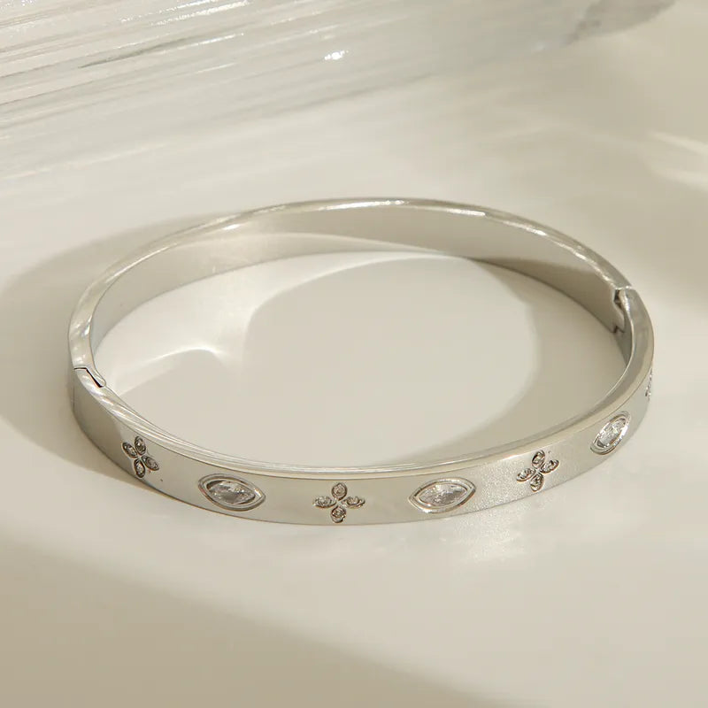 Simple Style Classic Style Commute Round Flower 304 Stainless Steel 18K Gold Plated Bangle In Bulk