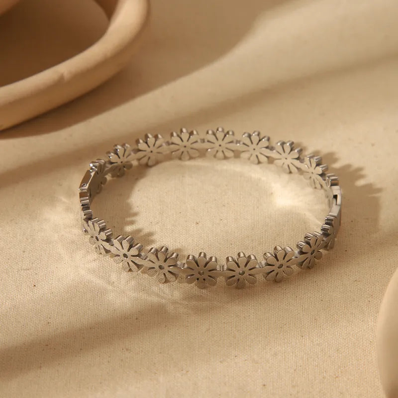 Simple Style Commute Solid Color Flower 304 Stainless Steel Bangle In Bulk