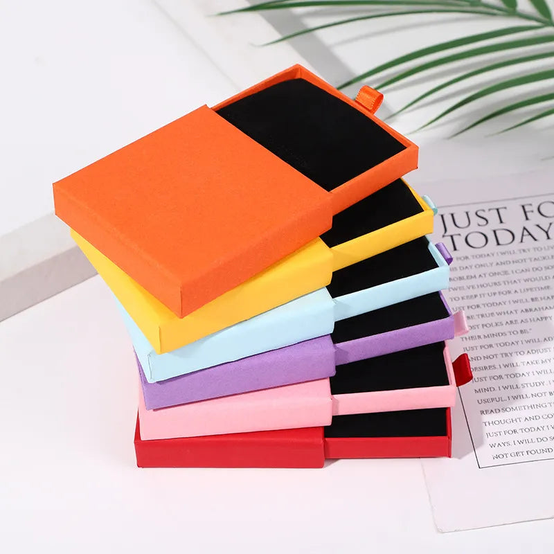 Simple Style Solid Color Paper Jewelry Boxes 8*8*1.7cm